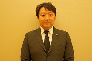 長山　勝哉　支配人